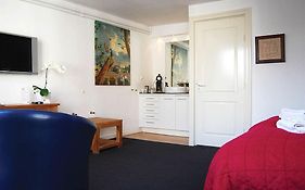 Adriaen Van Ostade B&b  3*
